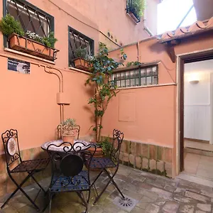 Lovely With Garden In Vatican Museums Trastevere Appartamento Roma
